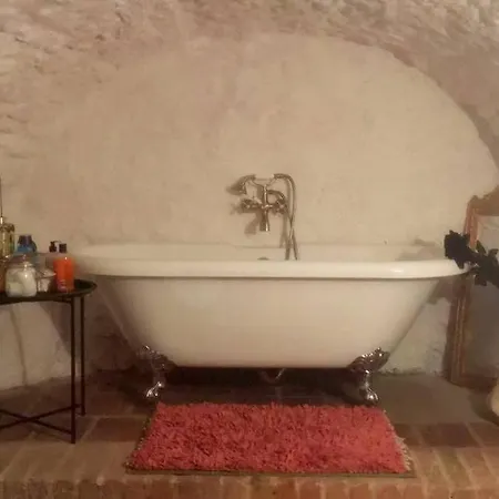 ホームステイ Decadent Art Club チェスキー クルムロフ