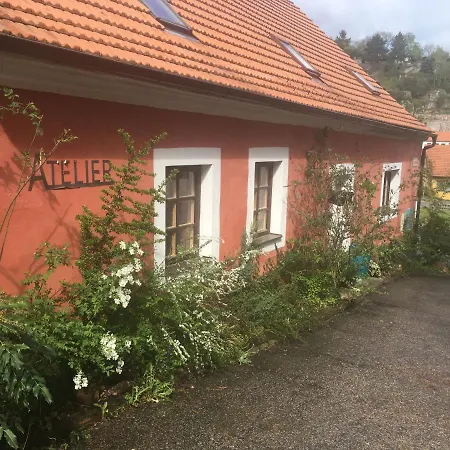Decadent Art Club Homestay Cesky Krumlov