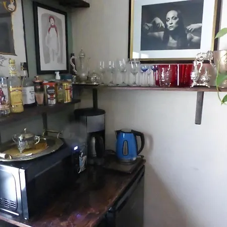 Decadent Art Club ホームステイ