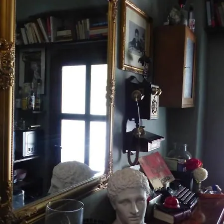 Decadent Art Club ホームステイ