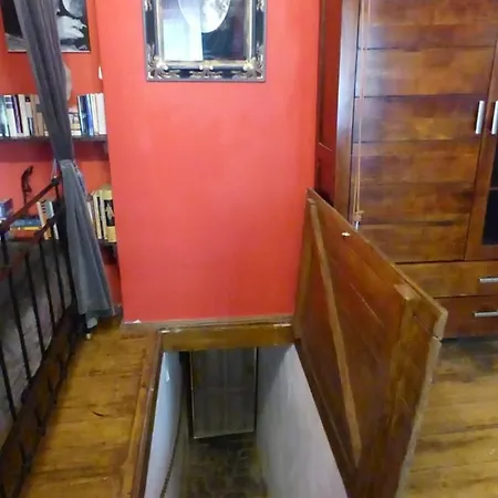Homestay Decadent Art Club Cesky Krumlov